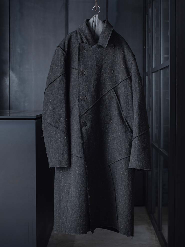 K'ANG<br>UNISEX SANPIETRINI PACHED DOUBLE BREASTED COAT / DARK GREY