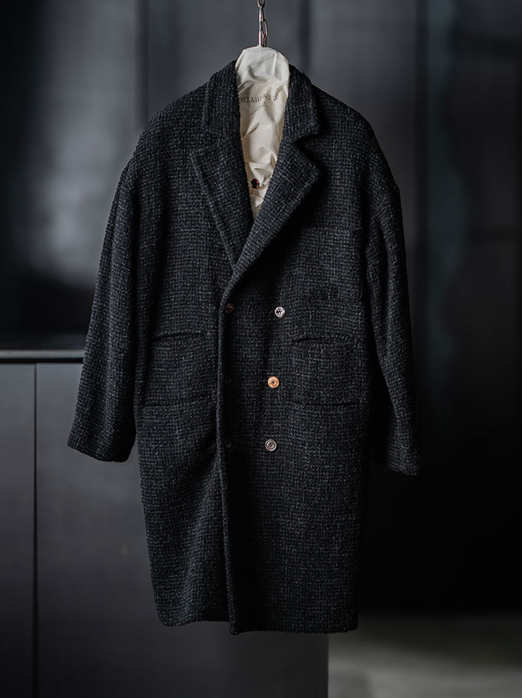 CHIAHUNG SU<br>MENS HAND WOVEN DOUBLE BREAST WOOLEN COAT / DARK GREY & BLACK