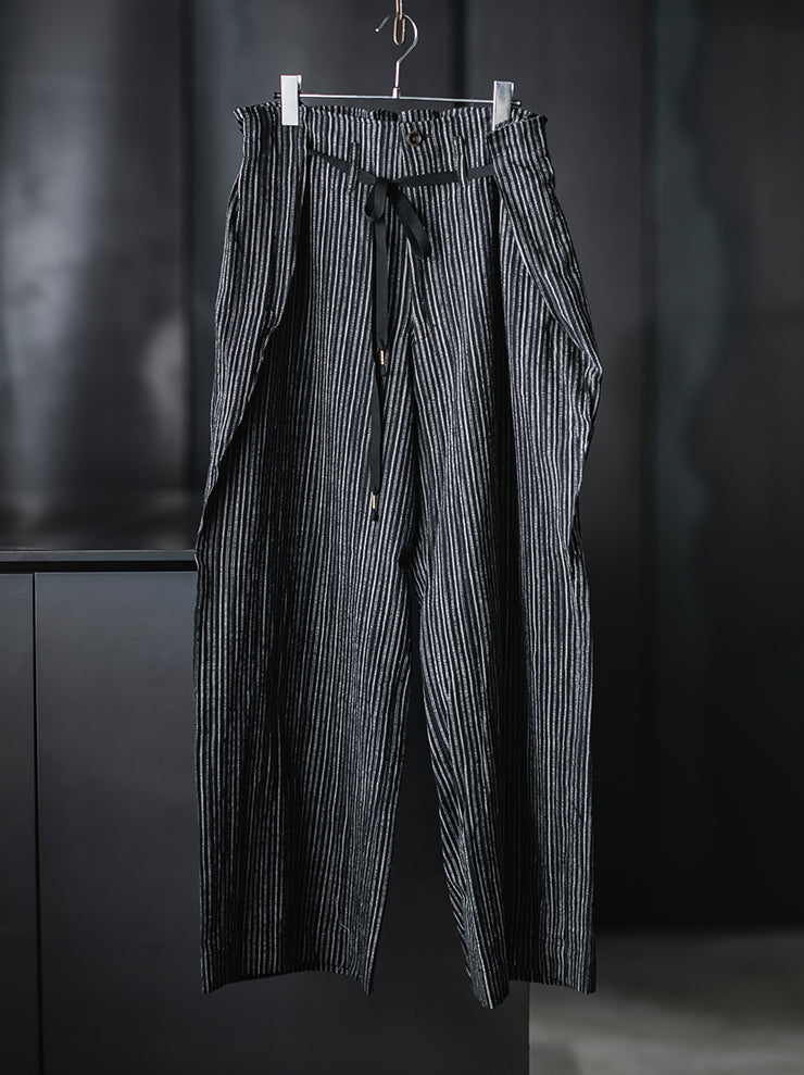 individual sentiments<br>UNISEX ラップワイドパンツ / black