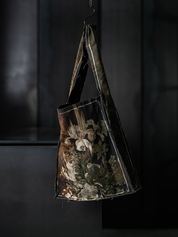 IA LONDON<br>PILGRIM TOTE BAG / MOONLIGHT ROSES