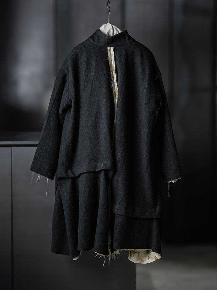 CHIAHUNG SU<br>WOMENS HAND WOVEN WOOLEN STRIPE OVER-SIZE COAT / BLACK STRIPE