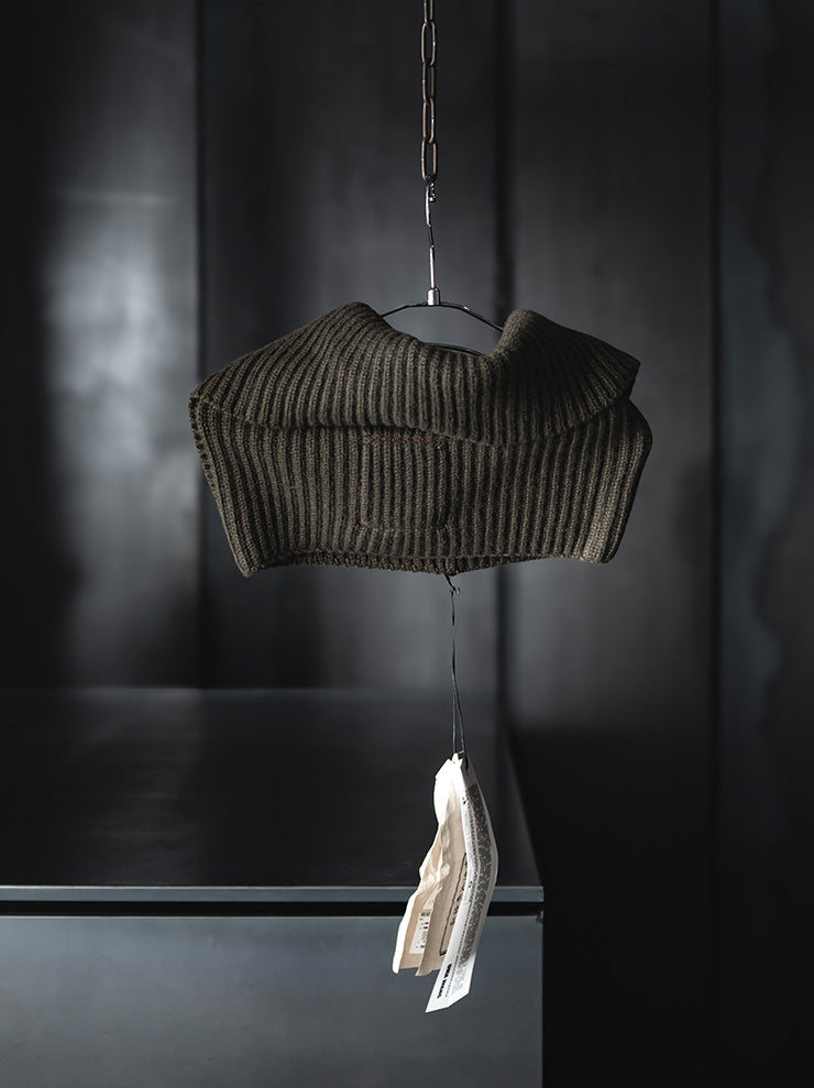 UMA WANG<br>UNISEX CASHMERE NECK / ARMY GREEN