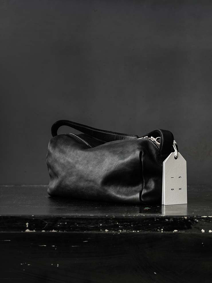 GUIDI<br>SMALL LEATHER HANDLE BAG JAN3 BLKT / SOFT HORSE FULL GRAIN