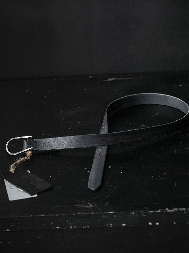 tagliovivo<br>アロウバックルベルト Hand-Dyed Calf / Onyx