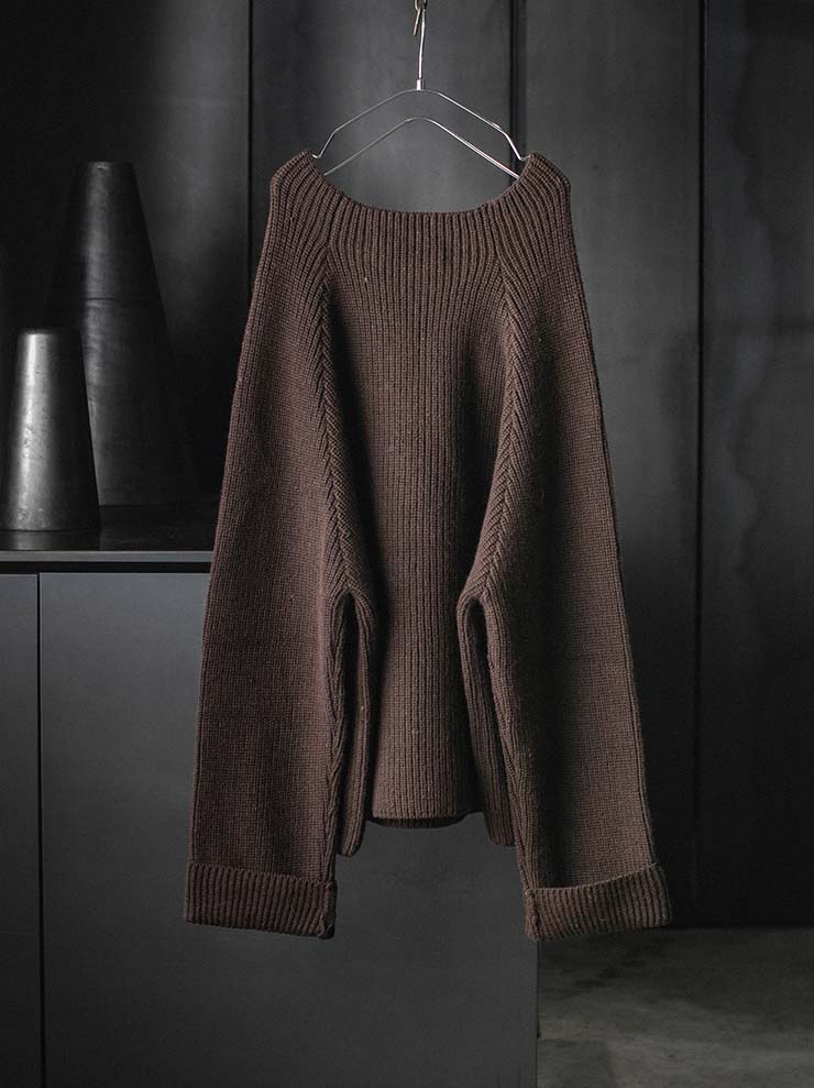 toward(s)<br>POLO SWEATER IN CROCHETED YAK WOOL / DARK BROWN