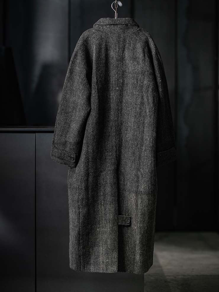 toward(s)<br />MERINO & YAK WOOL BLEND HIGH NECK OVERCOAT / DARK GREY