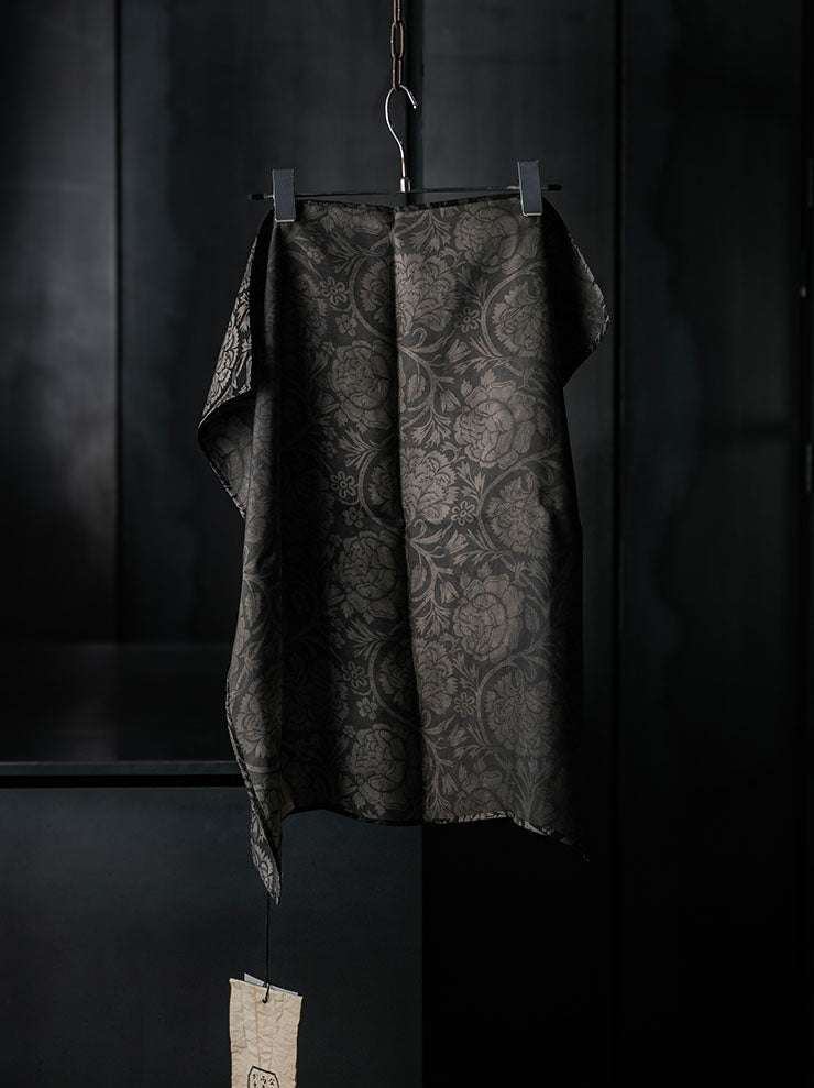 UMA WANG<br>SQUARE SCARF / BLACK×TAN