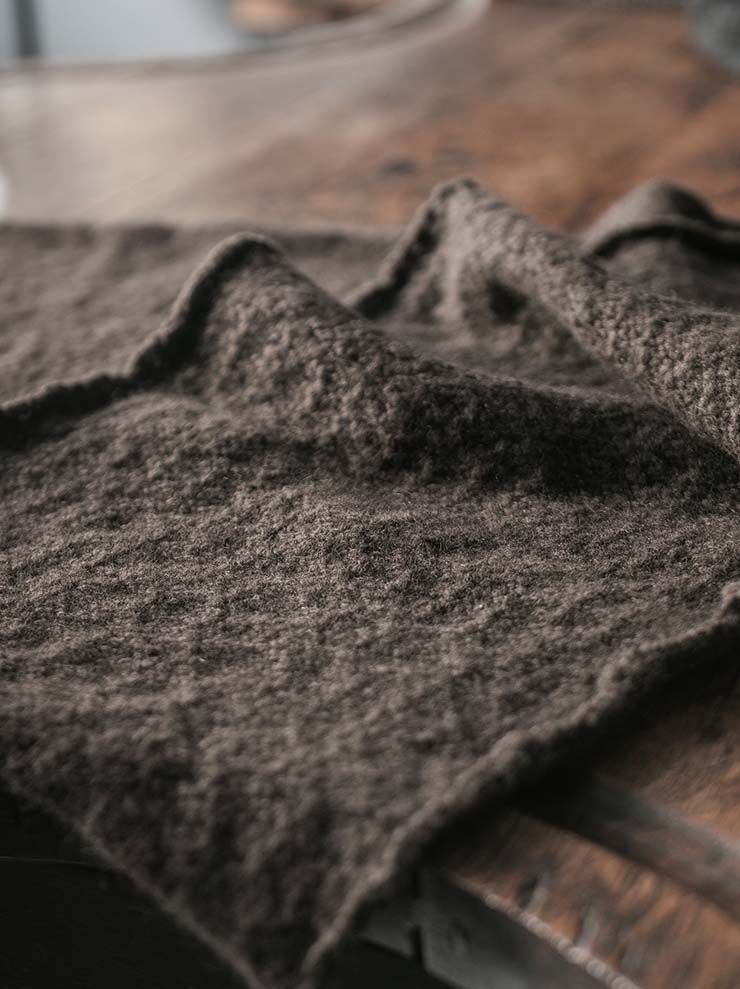 DANIEL ANDRESEN<brScarf Silphium / Chocolate