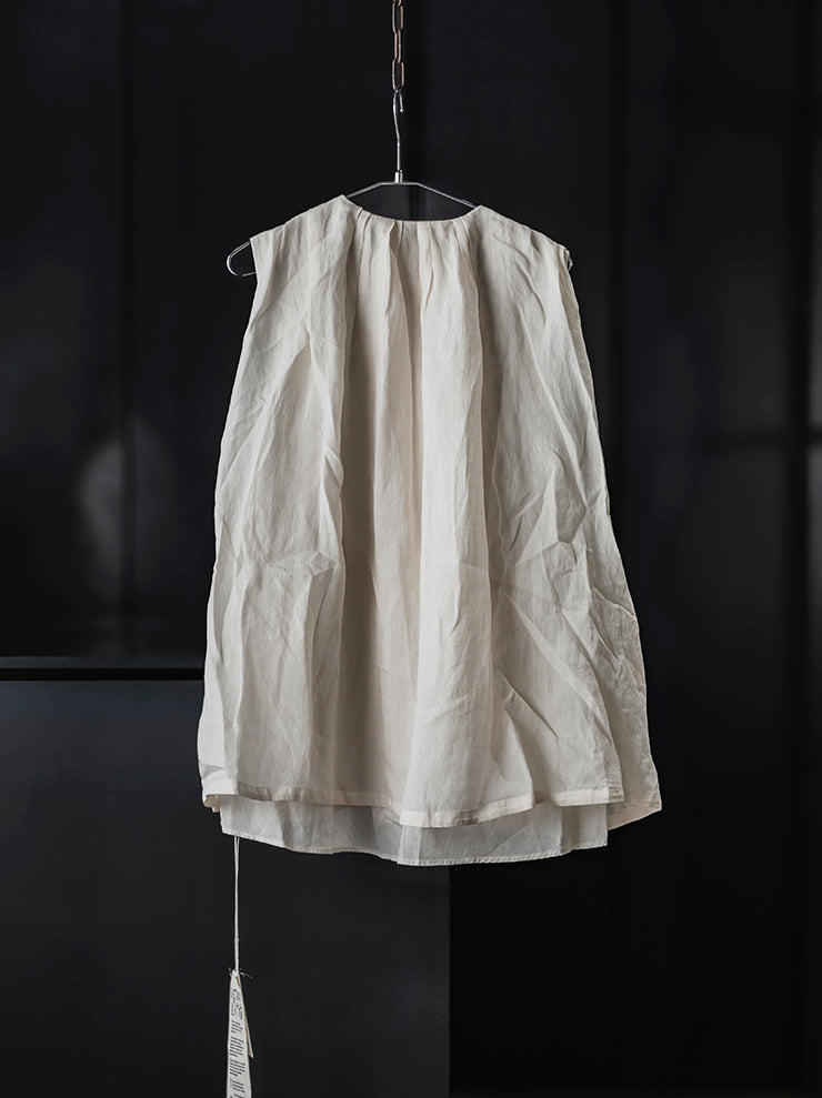 KINYAN LAM<br>WOMENS Natural Dye Pleated Ballon Vest / White