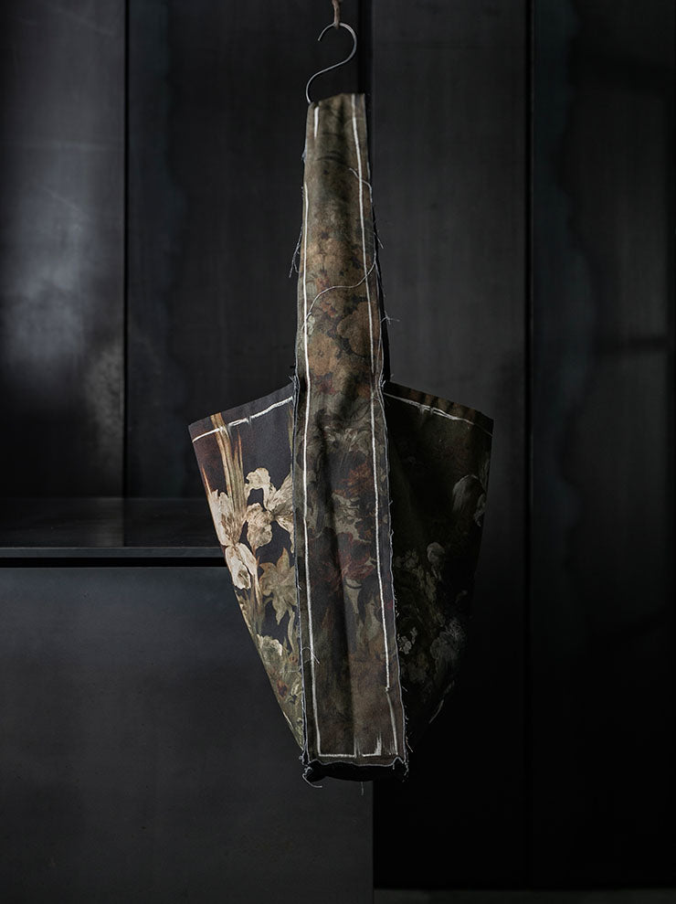 IA LONDON<br>PILGRIM TOTE BAG / MOONLIGHT ROSES