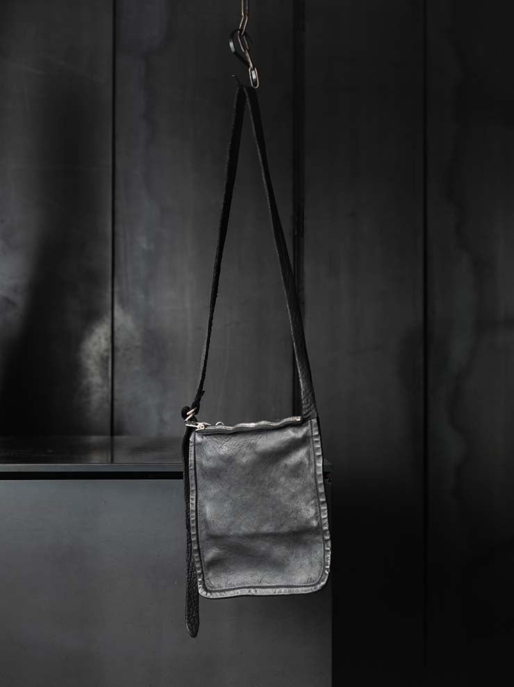 GUIDI<br>レザーショルダーバッグ W4 BLKT / SOFT HORSE FULL GRAIN