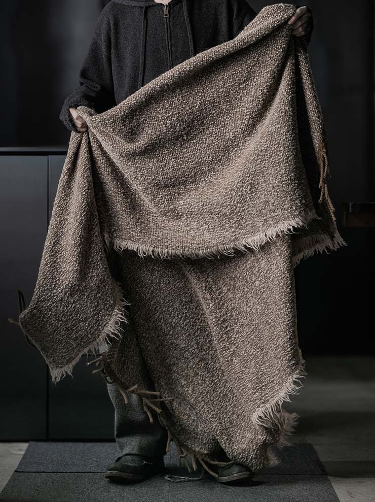 UMA WANG<br>SCARF / TAN