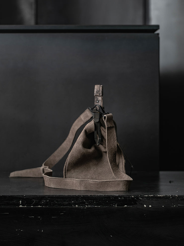 MDK – MIRANDA KALOUDIS<br>PARERCHOMAI BAG LARGE / HORSE LEATHER / TAUPE