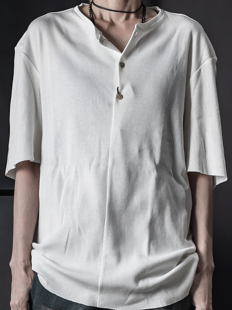 K’ANG <br>Unisex front buttoned round short sleeve T-shirt / WHITE