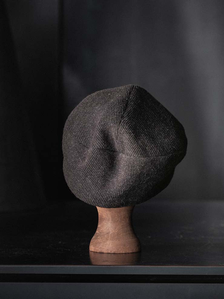 CHIAHUNG SU<br>SOFT STRUCTURE PANELED BRIM HAT / DARK BROWN