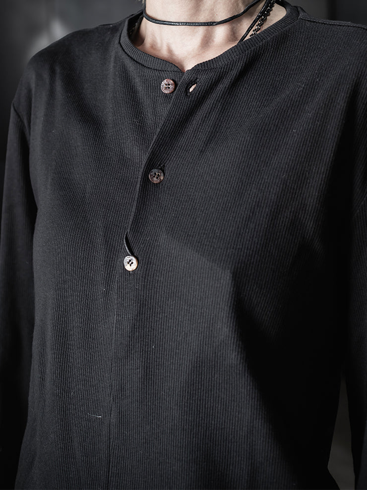 K’ANG <br>Unisex front buttoned round T-shirt / BLACK