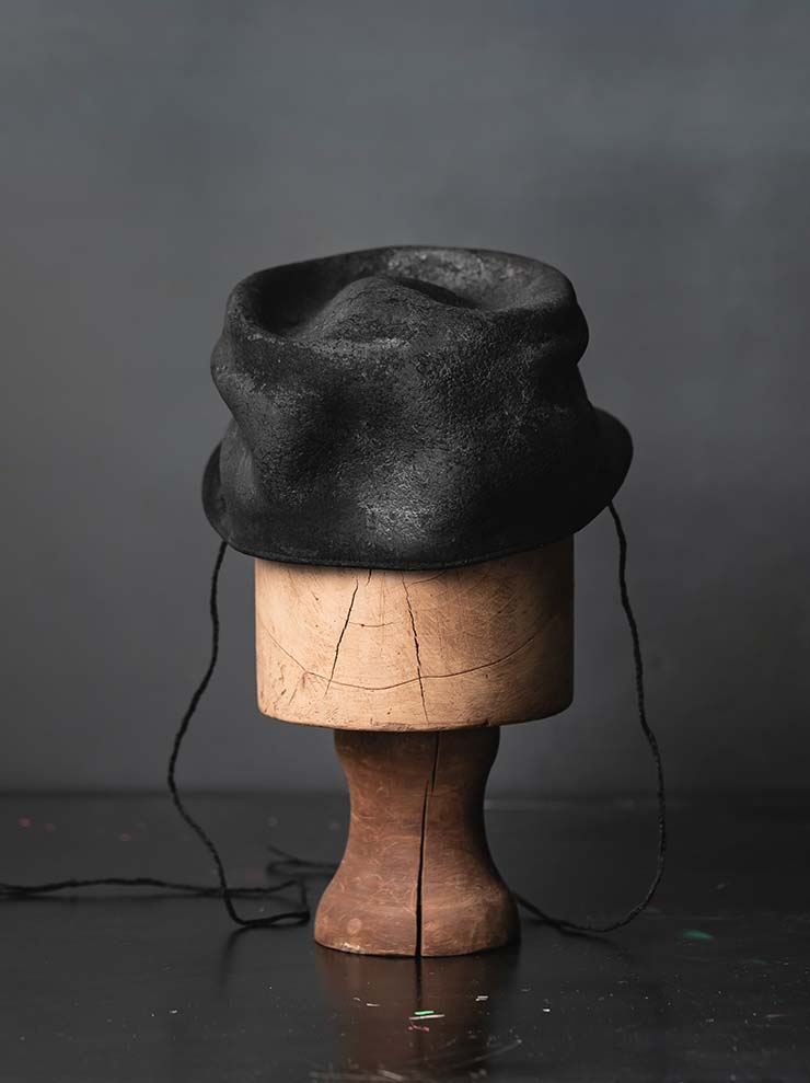 HORISAKI<br>ONE OF A KIND COLLECTION ラビットファーフェルトチンストラップ付きハット OOAK25 NO.59 / BLACK HB