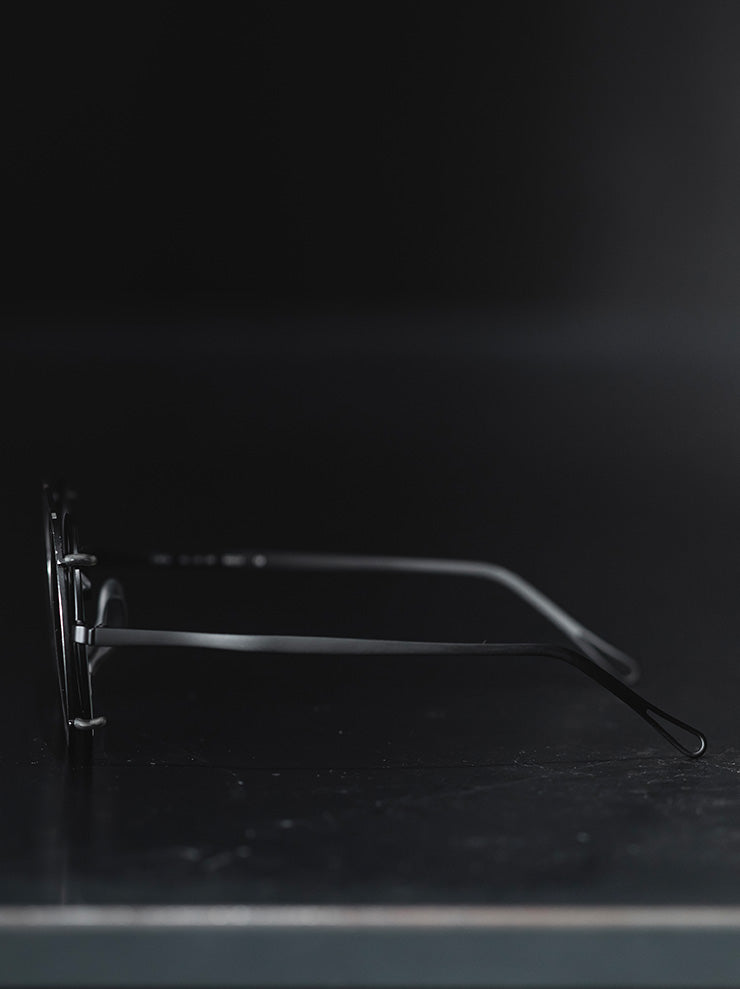 UMA WANG × RIGARDS<br> THE VICTORIAN CLIP SUNGLASSES / BLACK × BLACK ANTIQUE