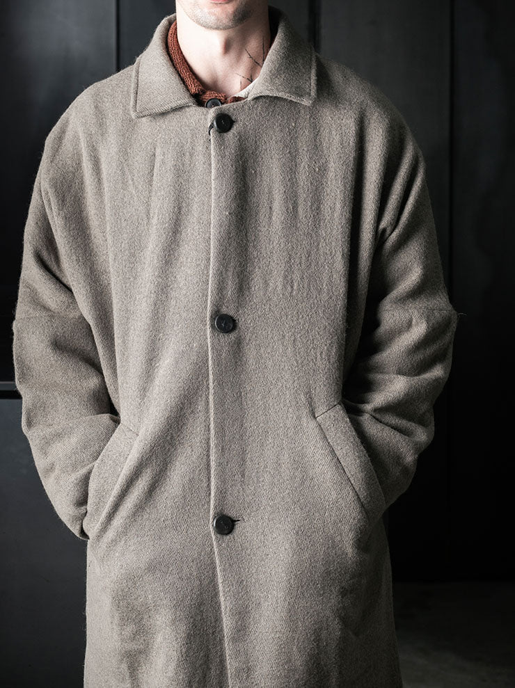 toward(s)<br>SHEEP CAMEL MIX WOOL STOCK COAT / UNDYED BEIGE