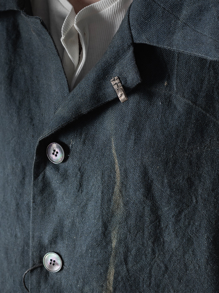 K’ANG <br>Unisex relaxed-fit dust coat with 925 silver closer / SHADOW