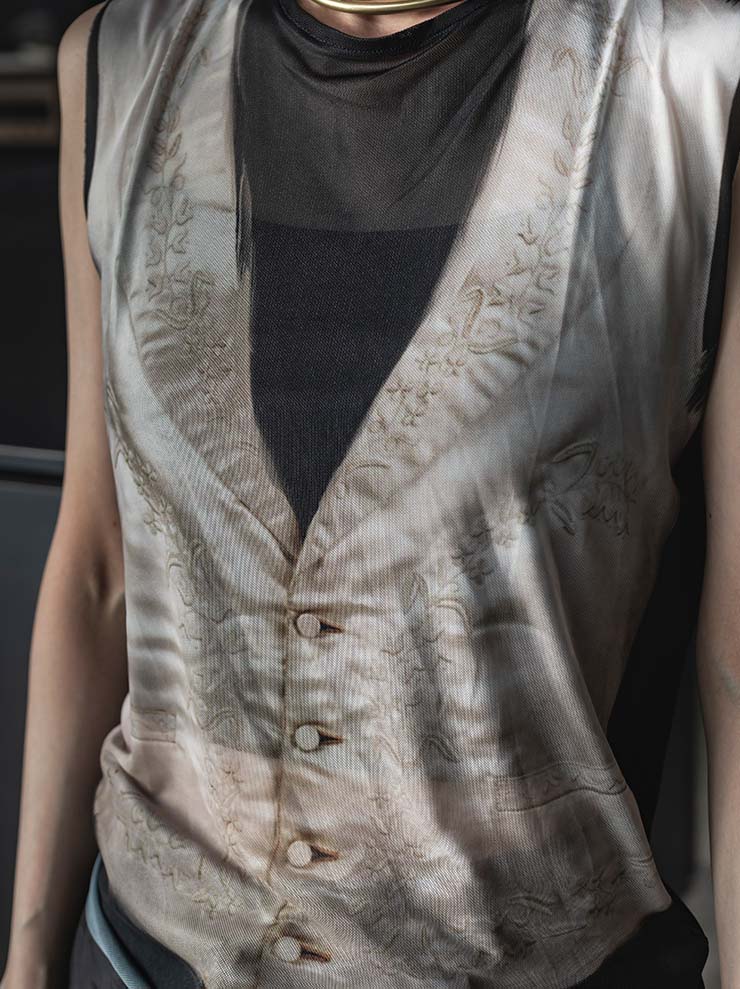 IA LONDON<br>WOMENS FITTED SLEEVELESS MESH TOP / WAISTCOAT PRINT