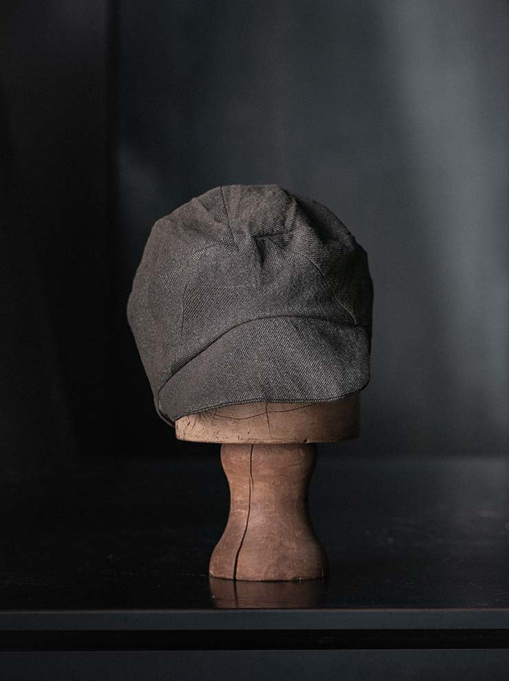 CHIAHUNG SU<br>SOFT STRUCTURE PANELED BRIM HAT / BROWN