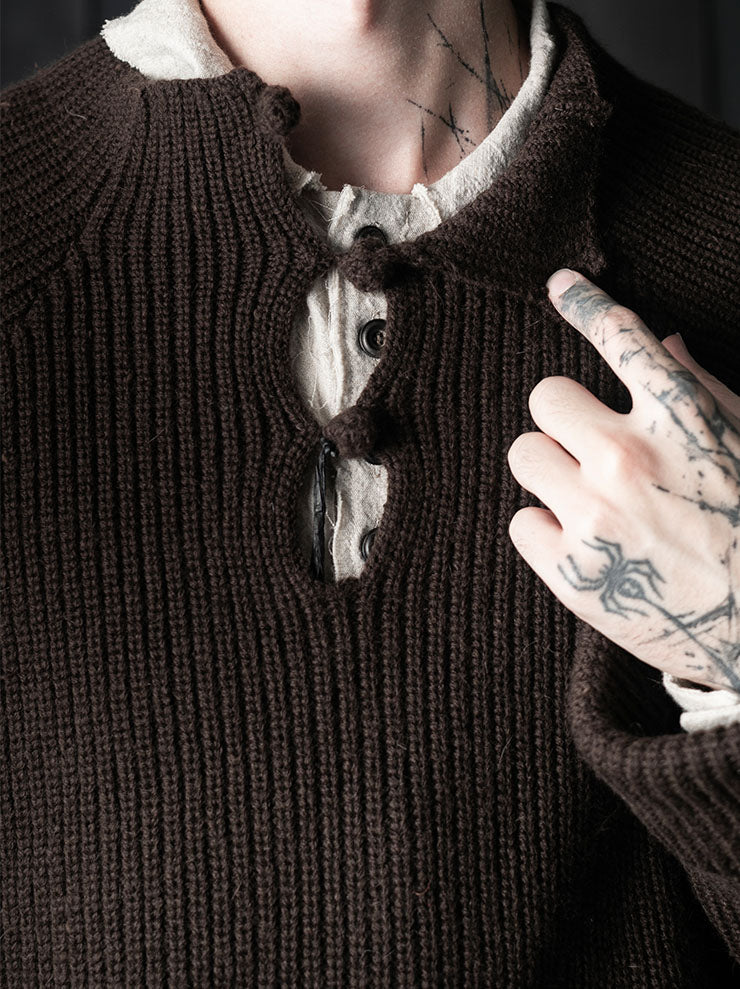 toward(s)<br>POLO SWEATER IN CROCHETED YAK WOOL / DARK BROWN
