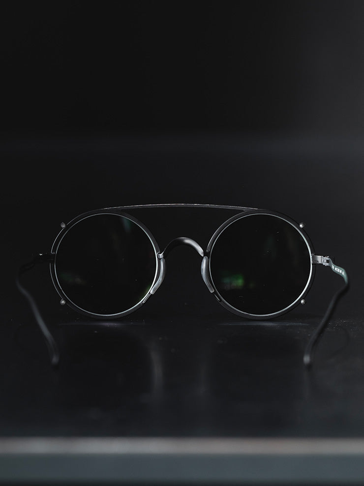 UMA WANG × RIGARDS<br> THE VICTORIAN CLIP SUNGLASSES / BLACK × BLACK ANTIQUE