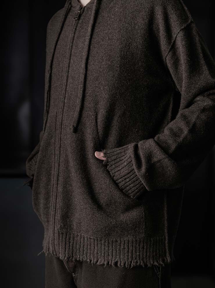 UMA WANG<br>MENS HOODED TOP / BROWN