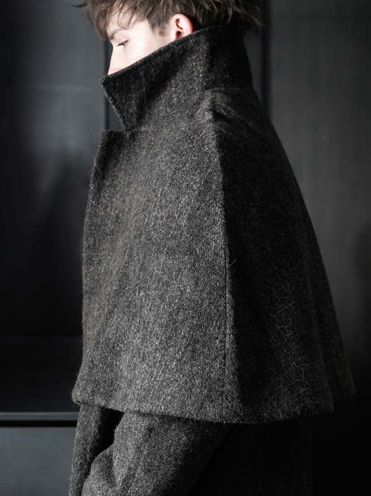 toward(s)<br>MERINO &amp; YAK WOOL BLEND CAPE / DARK GREY