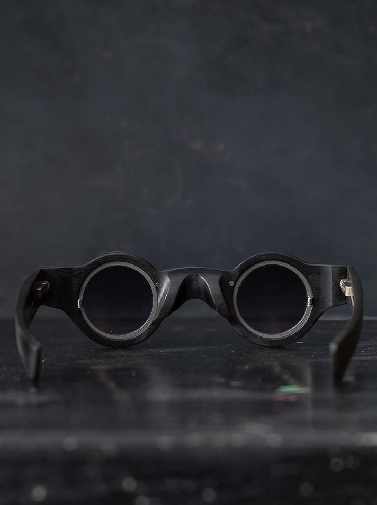 RIGARDS × ZIGGY CHEN<br/>GENUINE HORN フレームサングラス / BLACK & WHITE / RG1940ZC