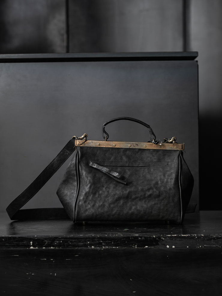 MDK – MIRANDA KALOUDIS<br>PARERCHOMAI BAG LARGE / HORSE LEATHER / BLACK