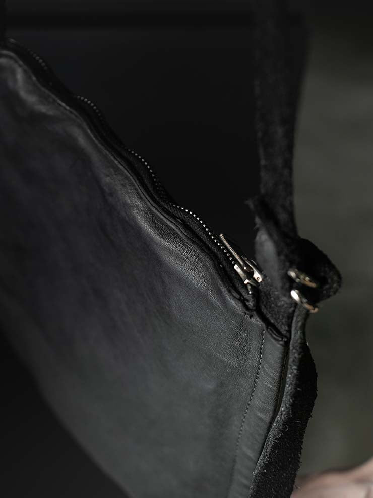 GUIDI<br>レザーショルダーバッグ W4 BLKT / SOFT HORSE FULL GRAIN