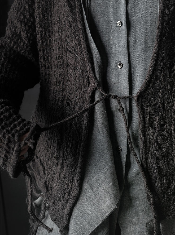 CHIAHUNG SU<br>STICK KNITTED RAWING CARDIGAN / DARK BROWN
