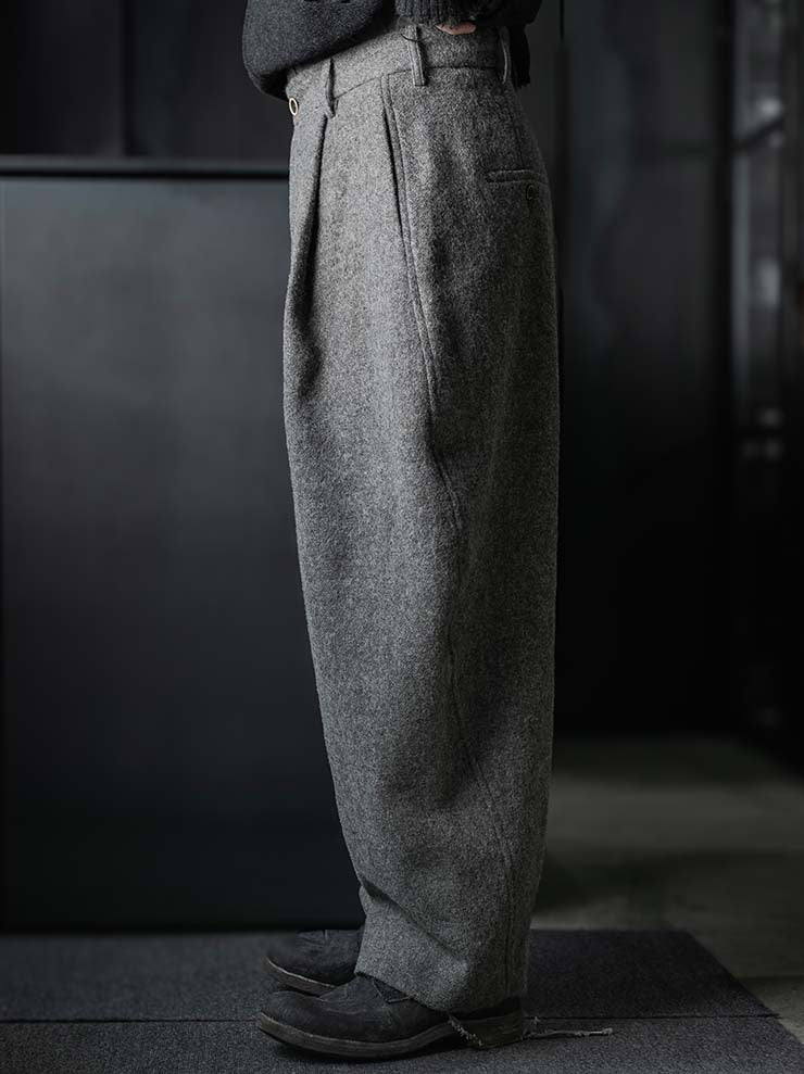 UMA WANG<br>MENS PATINA PANTS / GREY