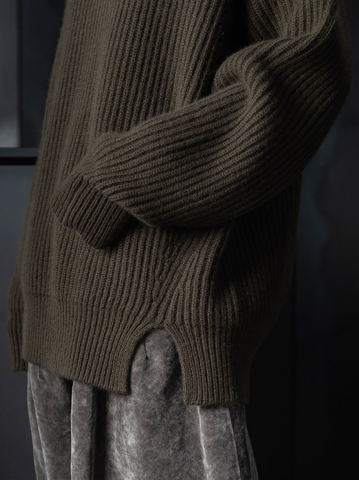 UMA WANG<br>WOMENS CASHMERE OVER TOP / ARMY GREEN