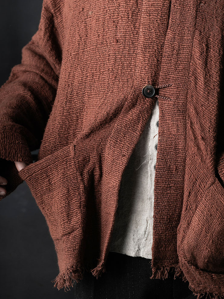 toward(s)<br />CARDIGAN IN MUD DYE TEXTURED COTTON / BRICK