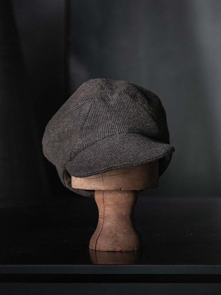 CHIAHUNG SU<br>SOFT STRUCTURE PANELED BRIM HAT / DARK BROWN