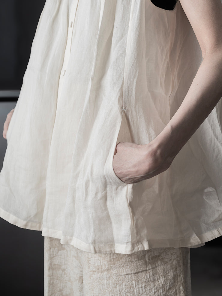 KINYAN LAM<br>WOMENS Natural Dye Pleated Ballon Vest / White