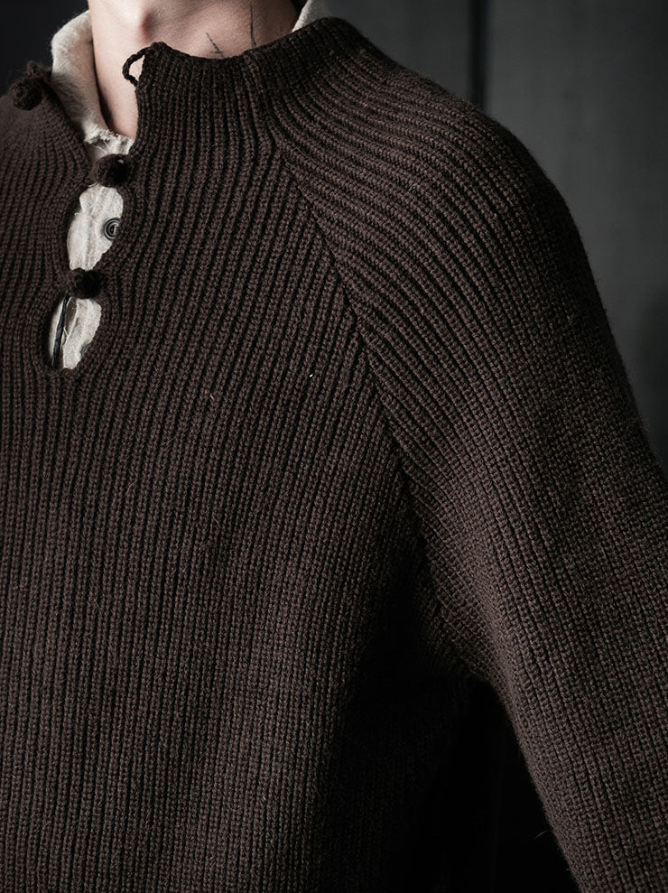 toward(s)<br>POLO SWEATER IN CROCHETED YAK WOOL / DARK BROWN