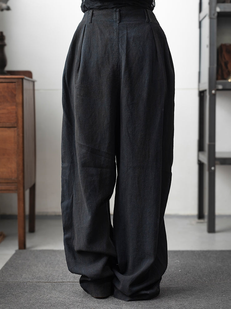 KINYAN LAM<br>UNISEX ナチュラルダイリラックスプリーツトラウザー / INDIGO BLUE