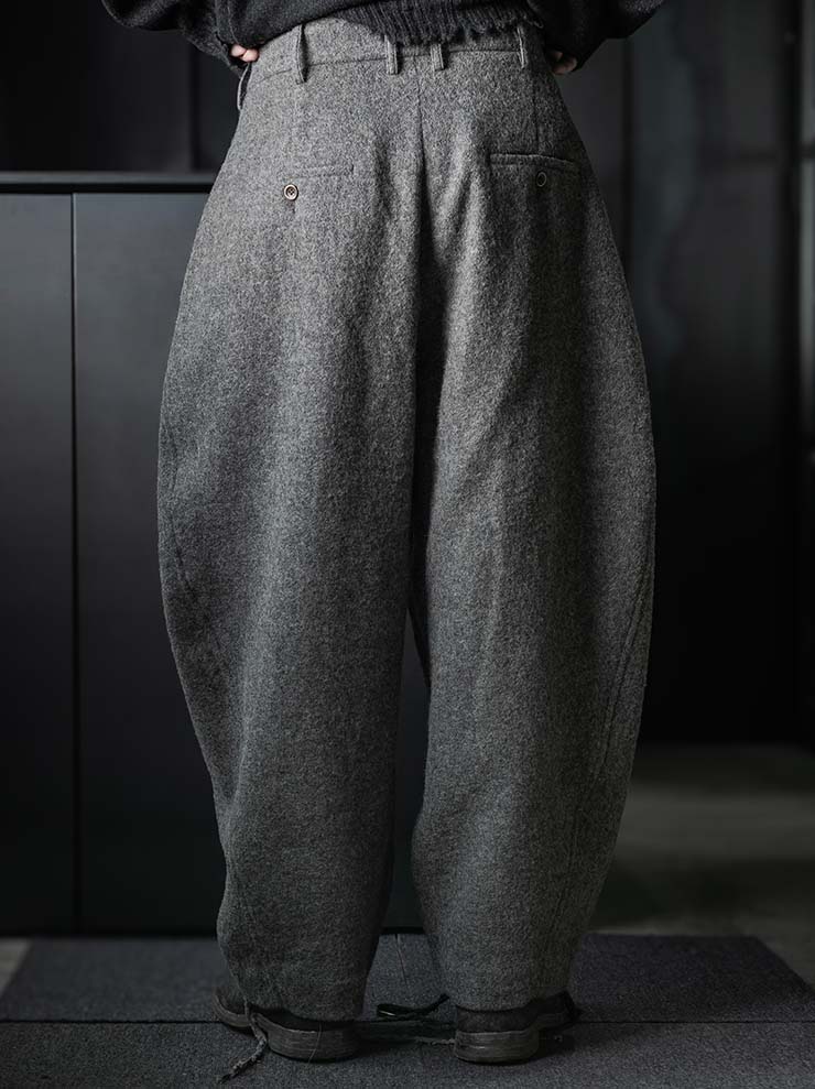 UMA WANG<br>MENS PATINA PANTS / GREY