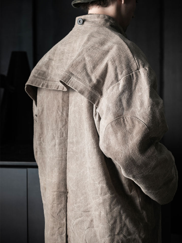 toward(s)<br />WAXED REVERSE CORDUROY PARKA / BEIGE
