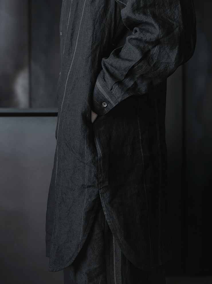 CHIAHUNG SU<br>RELAXED-FIT HAND WOVEN ELONGATE SHIRT / BLACK STRIPE