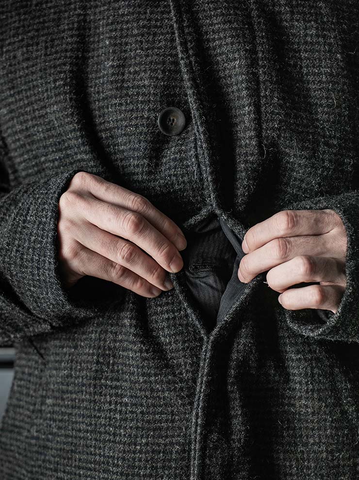 P.R.PATTERSON<br>SPIRAL SLEEVE  SHETLAND TWEED MAC COAT / BLK GRN GRY