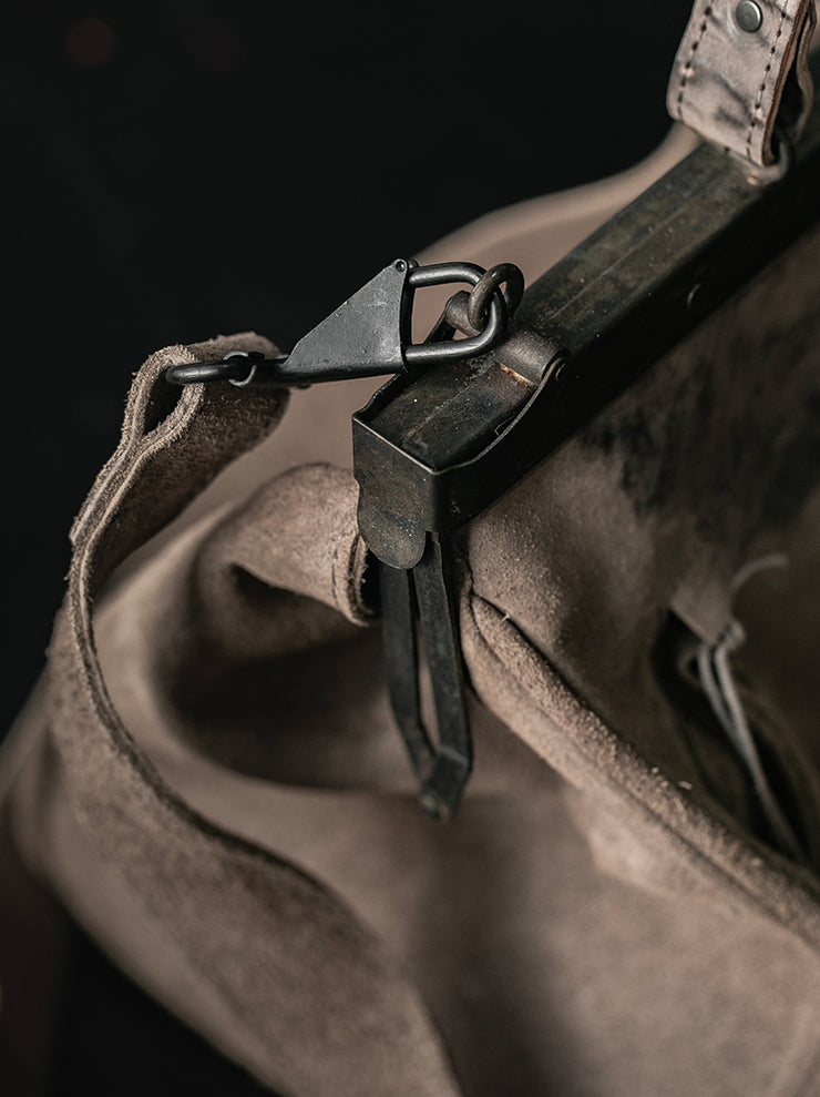 MDK – MIRANDA KALOUDIS<br>PARERCHOMAI BAG LARGE / HORSE LEATHER / TAUPE