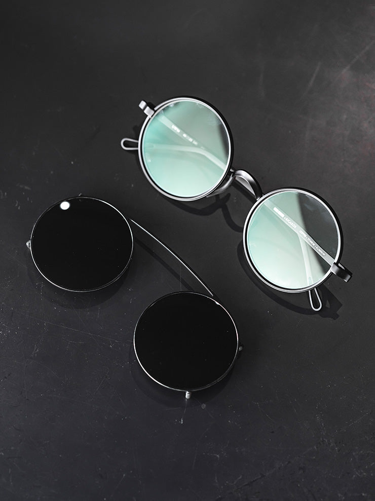 UMA WANG × RIGARDS<br> THE VICTORIAN CLIP SUNGLASSES / BLACK × BLACK ANTIQUE