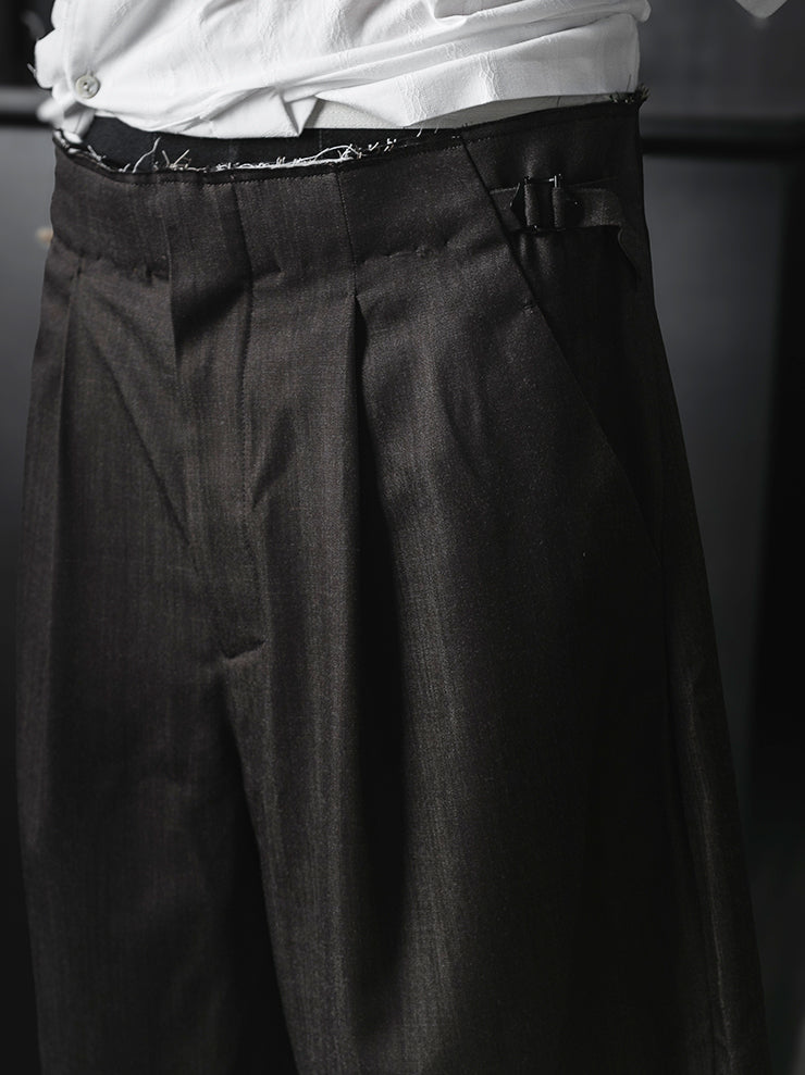 MONAD<br>Murray Tailored Shorts / Brown