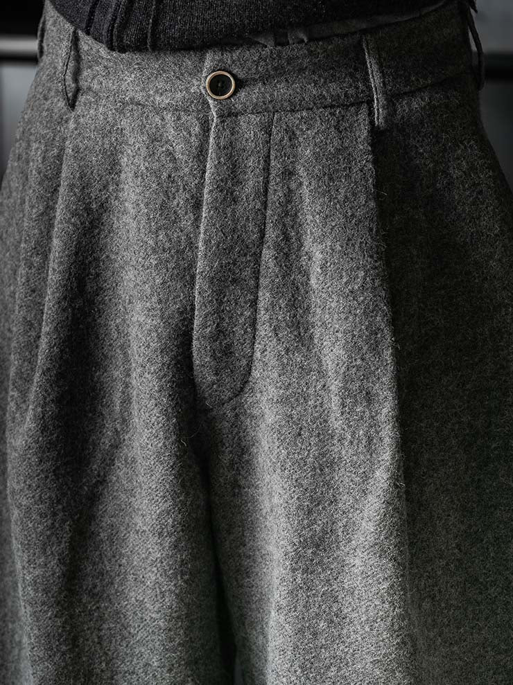 UMA WANG<br>MENS PATINA PANTS / GREY