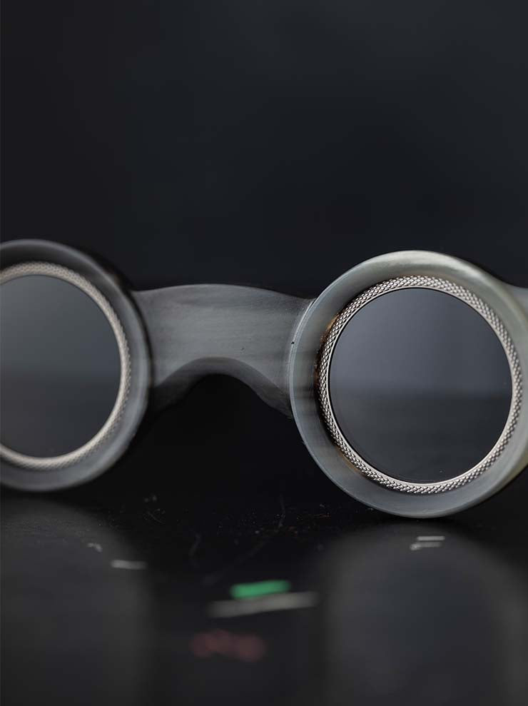 RIGARDS × ZIGGY CHEN<br/>GENUINE HORN フレームサングラス / BLACK & WHITE / RG1940ZC